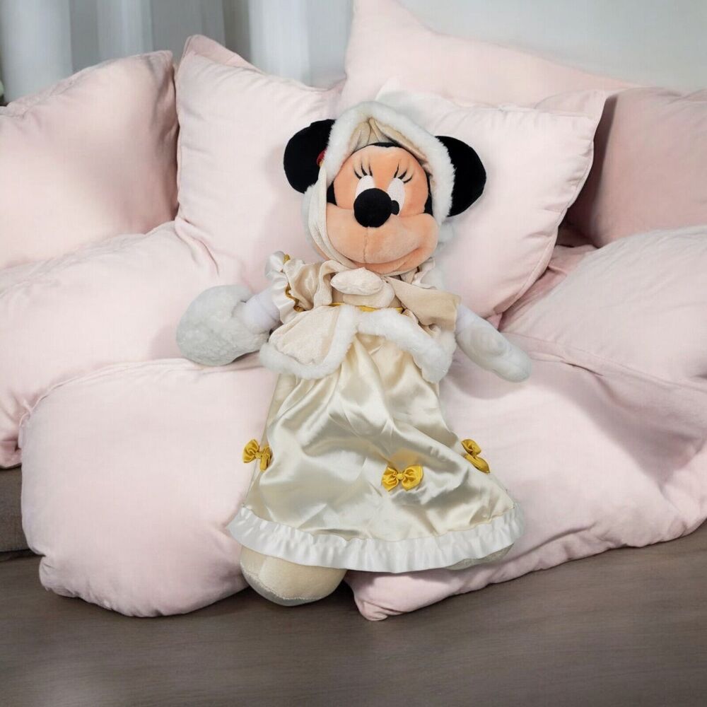 Disney resort Minnie Mouse Victorian plush 19" Winter Christmas white dress tags